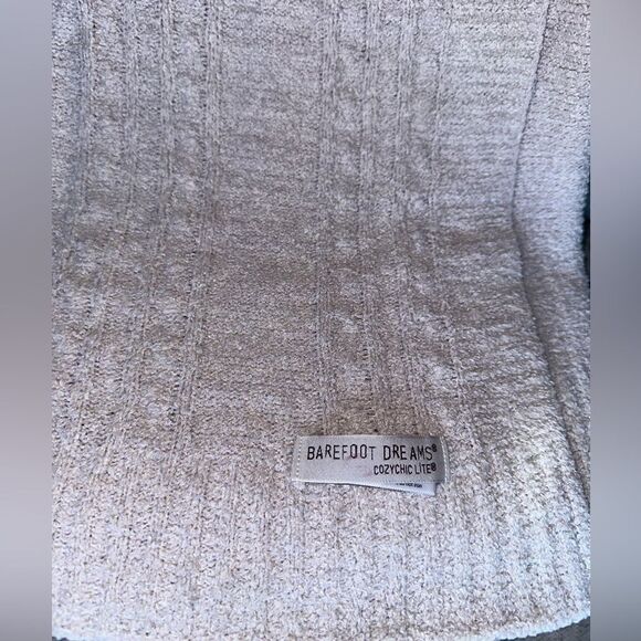 Barefoot Dreams Almond CozyChic Lite cable Throw - Picture 5 of 8